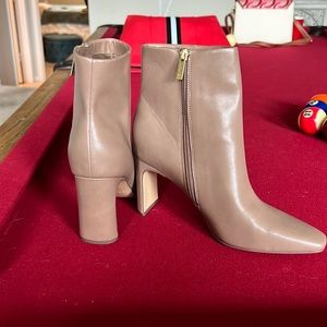 Worn once! So dang cute- please someone take them!